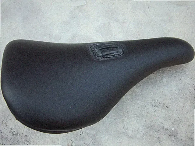 Greenhouse Pivot Tail Padded Bicycle Seat/Saddle, Black Polyurethane Foam
